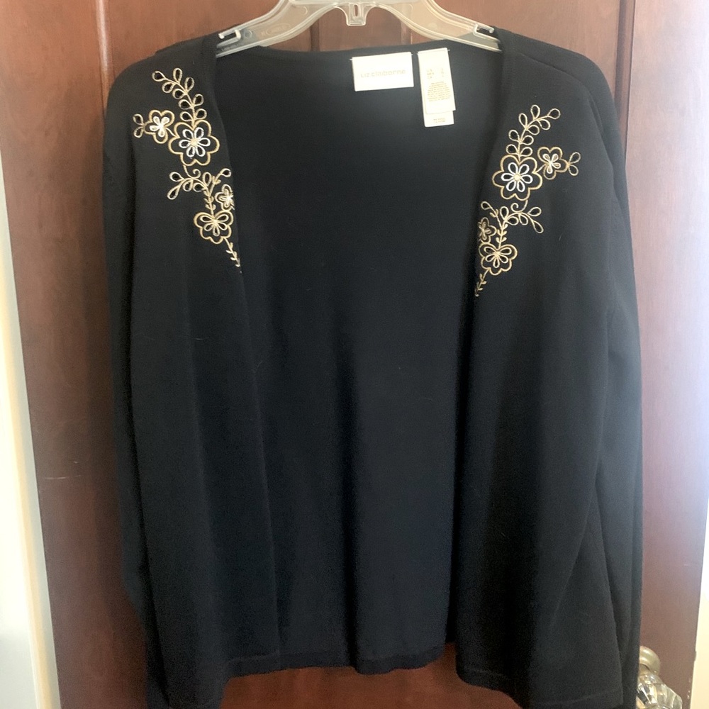 2/$20 Liz Claiborne sweater set. Size L